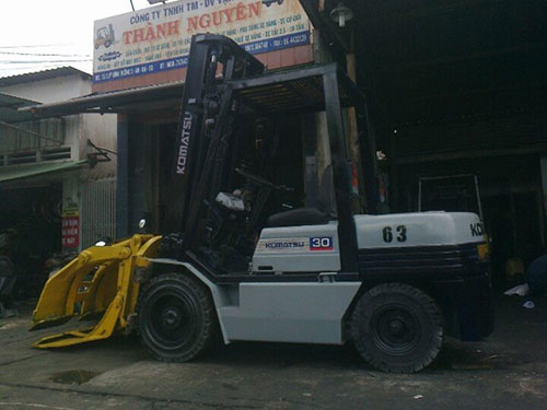 Xe kẹp Komatsu 3 tấn